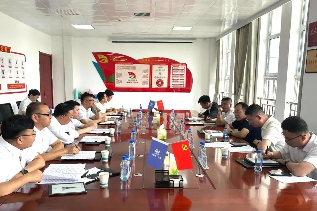 吳琦與內(nèi)蒙古水發(fā)集團黨委委員、總會計師、董事侯躍峰在銀川舉行會談